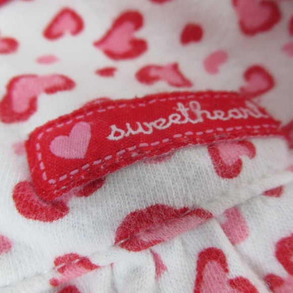 Just One You Snap Front Footed Sleeper Girls Size 9M Red White Valentine Heart - Picture 2 of 6